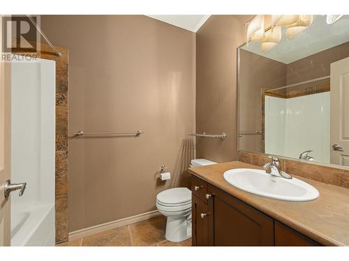 3512 Ridge Boulevard Unit# 3, West Kelowna, BC - Indoor Photo Showing Bathroom