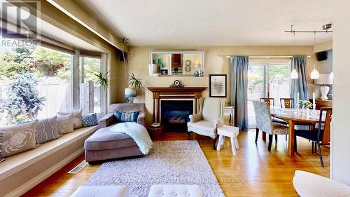 403 Alper Street, Richmond Hill (Crosby), ON - Indoor Photo Showing Living Room With Fireplace