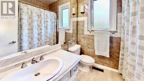 403 Alper Street, Richmond Hill (Crosby), ON - Indoor Photo Showing Bathroom