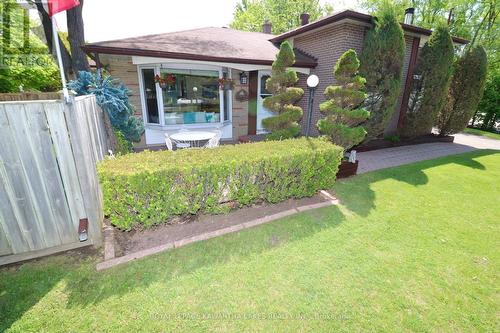 403 Alper Street, Richmond Hill (Crosby), ON - Outdoor