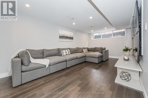 670 Ferrier Street, Centre Wellington, ON - Indoor Photo Showing Living Room