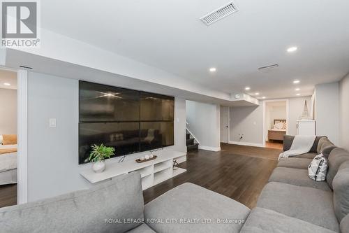 670 Ferrier Street, Centre Wellington, ON - Indoor Photo Showing Living Room