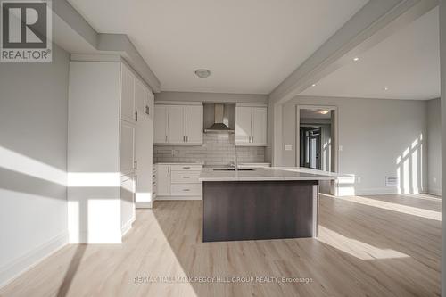 17 Amsterdam Drive, Barrie, ON - Indoor Photo Showing Kitchen