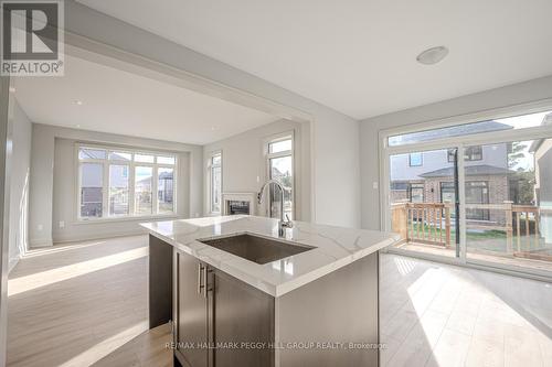 17 Amsterdam Drive, Barrie, ON - Indoor Photo Showing Kitchen