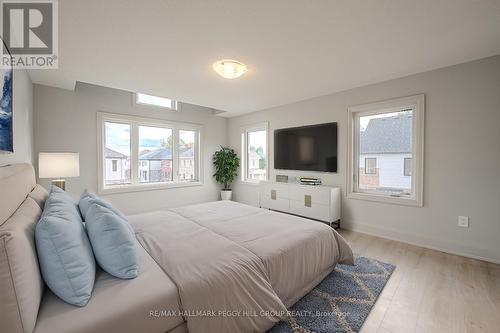 17 Amsterdam Drive, Barrie, ON - Indoor Photo Showing Bedroom