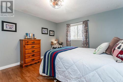 15 Mundy Avenue, Tiny, ON - Indoor Photo Showing Bedroom