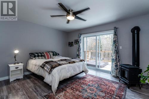 15 Mundy Avenue, Tiny, ON - Indoor Photo Showing Bedroom