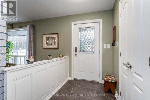 15 Mundy Avenue, Tiny, ON - Indoor Photo Showing Other Room