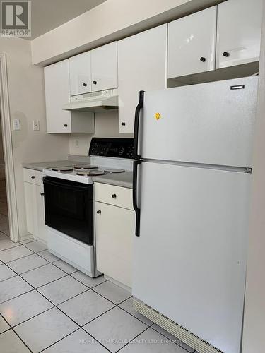 169 Cresthaven Road, Brampton, ON - Indoor Photo Showing Kitchen