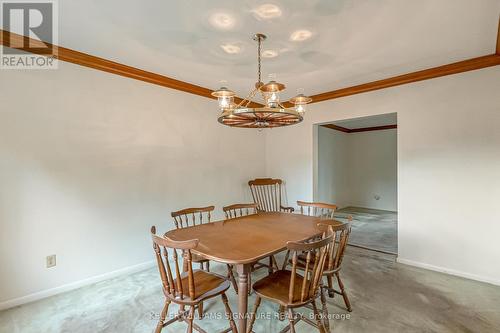 118 Lynn Court, Burlington, ON - Indoor Photo Showing Dining Room