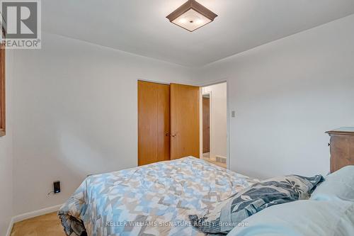 118 Lynn Court, Burlington, ON - Indoor Photo Showing Bedroom