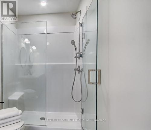 1345 Kobzar Drive, Oakville, ON - Indoor Photo Showing Bathroom