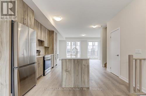 1345 Kobzar Drive, Oakville, ON - Indoor Photo Showing Kitchen