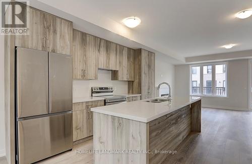 1345 Kobzar Drive, Oakville, ON - Indoor Photo Showing Kitchen With Double Sink