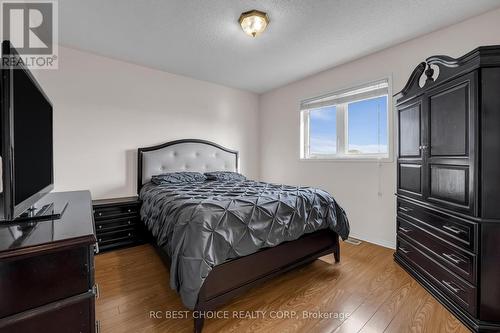 69 Roundstone Drive, Brampton, ON - Indoor Photo Showing Bedroom