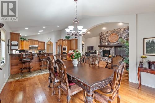 4345 Gallaghers Fairway S, Kelowna, BC - Indoor Photo Showing Dining Room