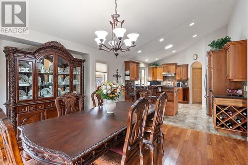 4345 Gallaghers Fairway S, Kelowna, BC - Indoor Photo Showing Dining Room