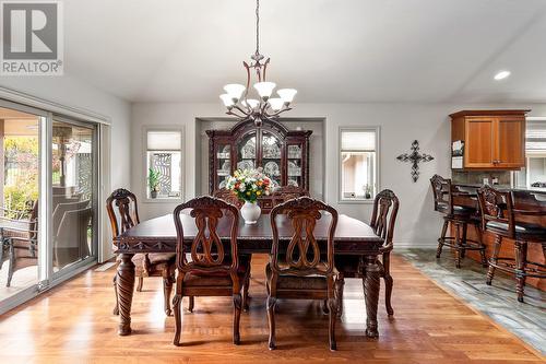 4345 Gallaghers Fairway S, Kelowna, BC - Indoor Photo Showing Dining Room