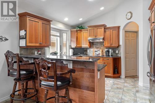 4345 Gallaghers Fairway S, Kelowna, BC - Indoor Photo Showing Kitchen