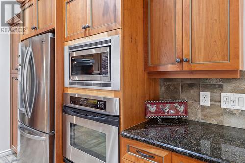 4345 Gallaghers Fairway S, Kelowna, BC - Indoor Photo Showing Kitchen