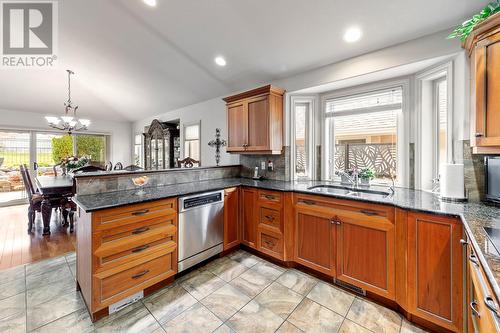 4345 Gallaghers Fairway S, Kelowna, BC - Indoor Photo Showing Kitchen With Double Sink