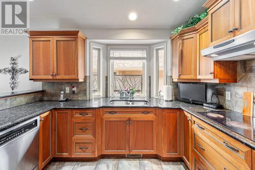 4345 Gallaghers Fairway S, Kelowna, BC - Indoor Photo Showing Kitchen With Double Sink