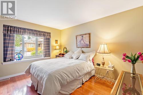 4345 Gallaghers Fairway S, Kelowna, BC - Indoor Photo Showing Bedroom