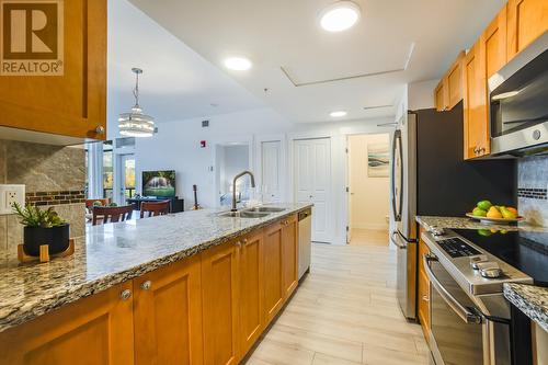 4205 Gellatly Road Unit# 342, West Kelowna, BC - Indoor Photo Showing Kitchen With Double Sink With Upgraded Kitchen