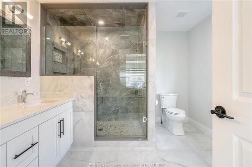 14 Primrose Drive, Kingsville, ON - Indoor Photo Showing Bathroom