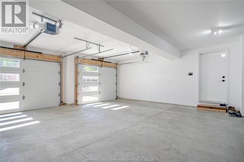 14 Primrose Drive, Kingsville, ON - Indoor Photo Showing Garage