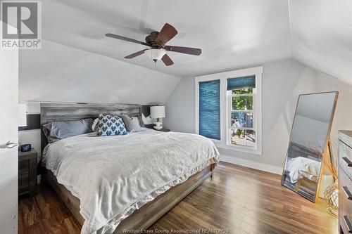 327 Lincoln, Windsor, ON - Indoor Photo Showing Bedroom