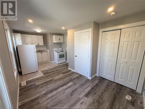 263 Tuscarora Unit# 2, Windsor, ON - Indoor Photo Showing Kitchen