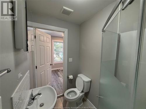 263 Tuscarora Unit# 2, Windsor, ON - Indoor Photo Showing Bathroom