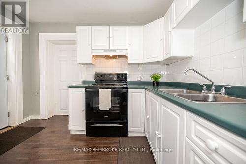 414 Moffat Street, Pembroke, ON - Indoor Photo Showing Kitchen With Double Sink