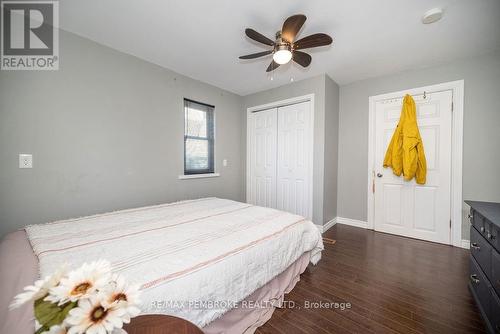 414 Moffat Street, Pembroke, ON - Indoor Photo Showing Bedroom