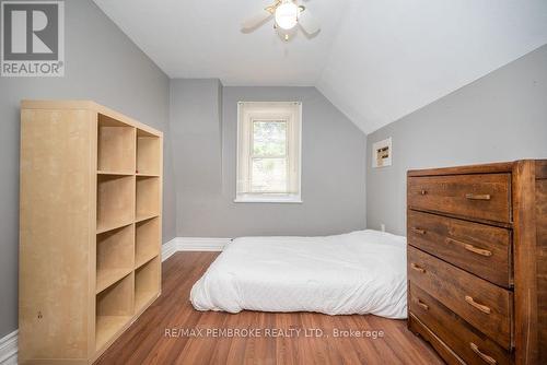 414 Moffat Street, Pembroke, ON - Indoor Photo Showing Bedroom