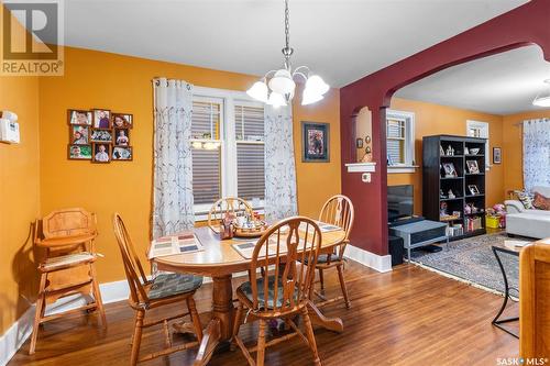 722 7Th Avenue N, Saskatoon, SK - Indoor Photo Showing Dining Room