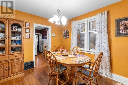 722 7Th Avenue N, Saskatoon, SK - Indoor Photo Showing Dining Room