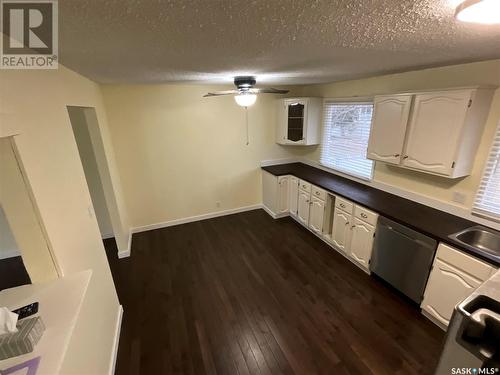 126 Bothwell Crescent, Regina, SK - Indoor Photo Showing Kitchen