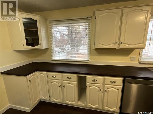 126 Bothwell Crescent, Regina, SK - Indoor Photo Showing Kitchen