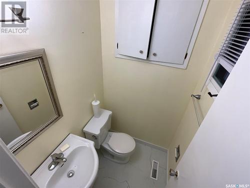 126 Bothwell Crescent, Regina, SK - Indoor Photo Showing Bathroom