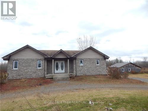 14010 Groves Road, South Stormont, ON - Outdoor