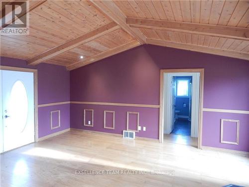 14010 Groves Road, South Stormont, ON - Indoor Photo Showing Other Room