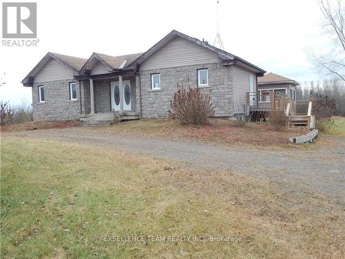 14010 Groves Road, South Stormont, ON - Outdoor