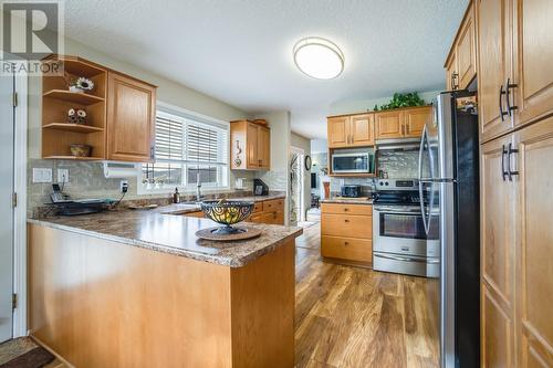 863 Mt Grady Place, Vernon, BC - Indoor Photo Showing Kitchen