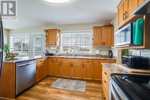 863 Mt Grady Place, Vernon, BC - Indoor Photo Showing Kitchen With Double Sink