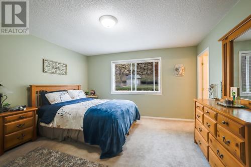 863 Mt Grady Place, Vernon, BC - Indoor Photo Showing Bedroom