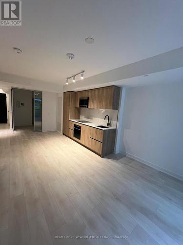 322N - 117 Broadway Avenue, Toronto, ON - Indoor Photo Showing Kitchen