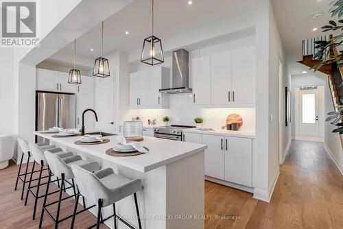 23 Vern Robertson Gate, Uxbridge, ON - Indoor Photo Showing Kitchen With Upgraded Kitchen