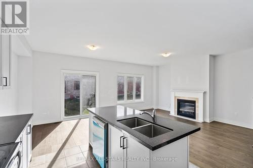 22 Ballinger Way, Uxbridge, ON - Indoor With Fireplace